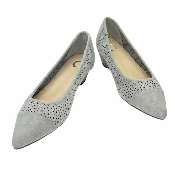 Journee Collection Finnola Grey Perforated Womens Wedge Pumps Size 8M - Picture 12 of 12